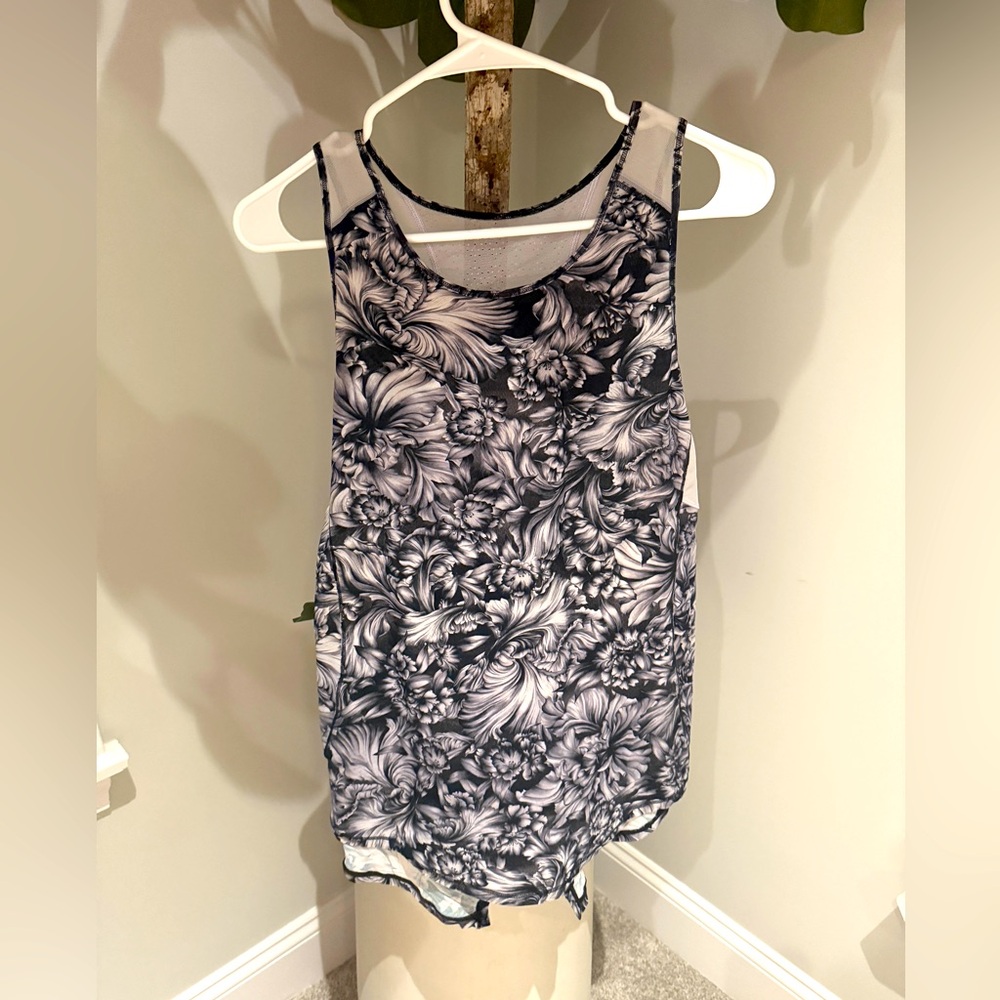 Lululemon Sculpt Tank Top Back Vent Night Garden Ice Gray Black Workout-10